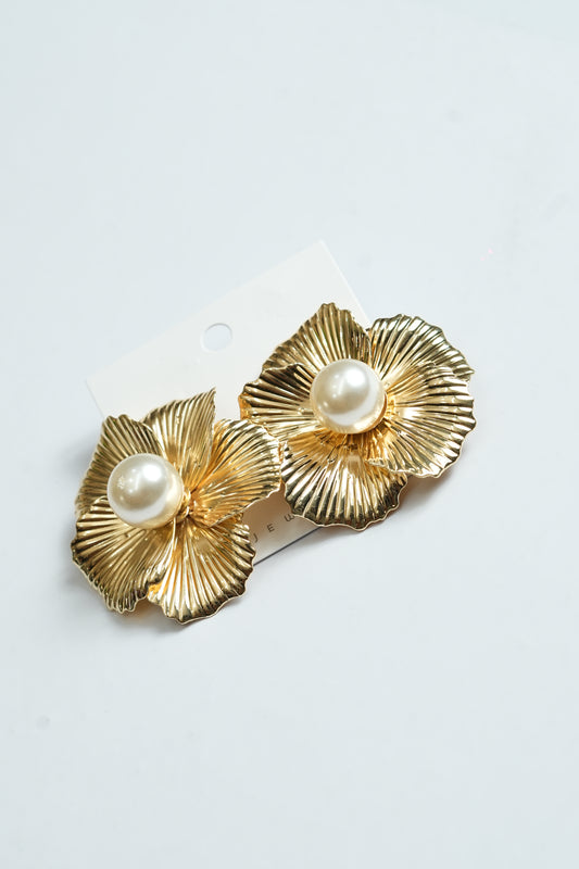 Pearl Exquisite Studs
